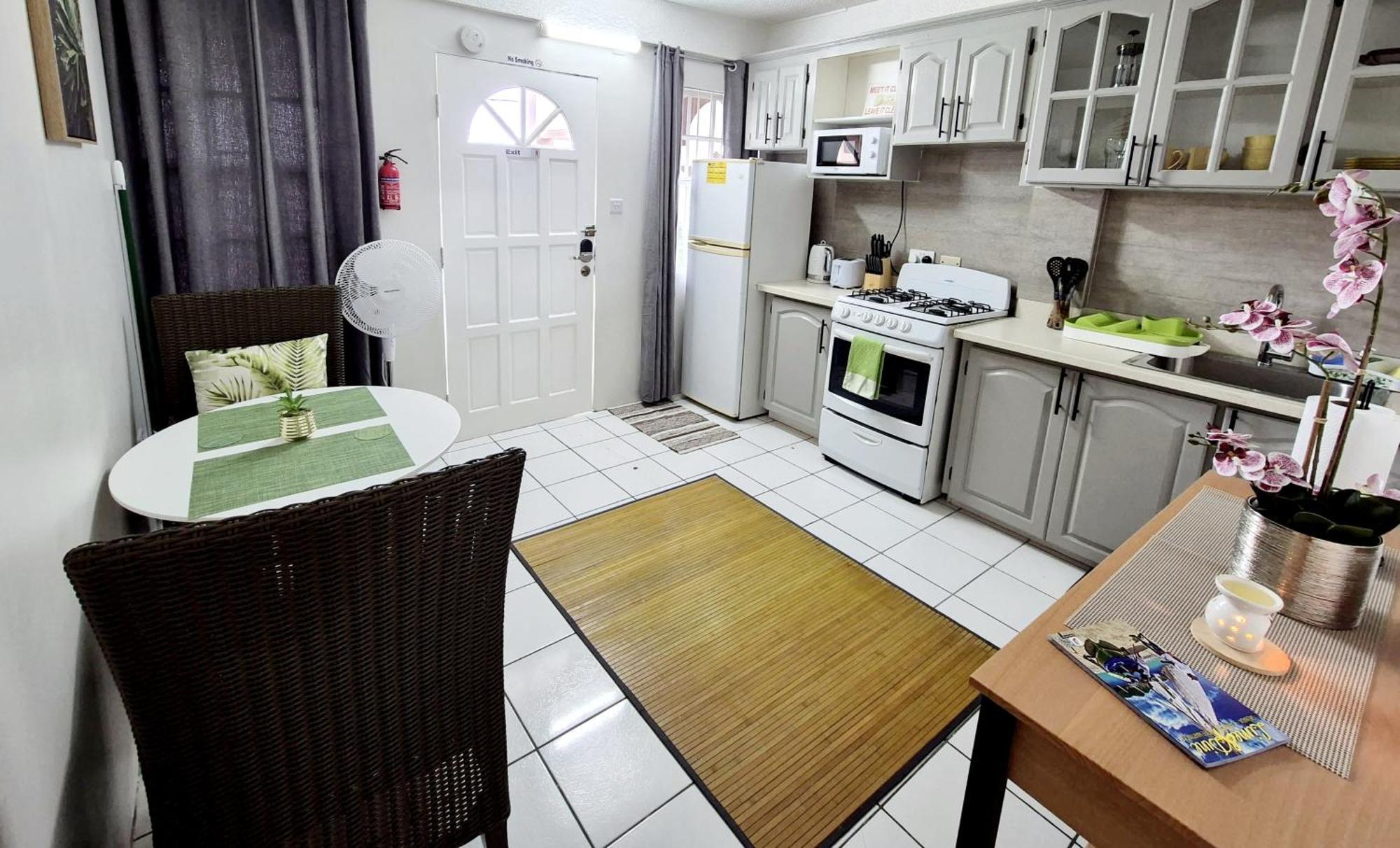 Silver View Apartments St. George's Ngoại thất bức ảnh